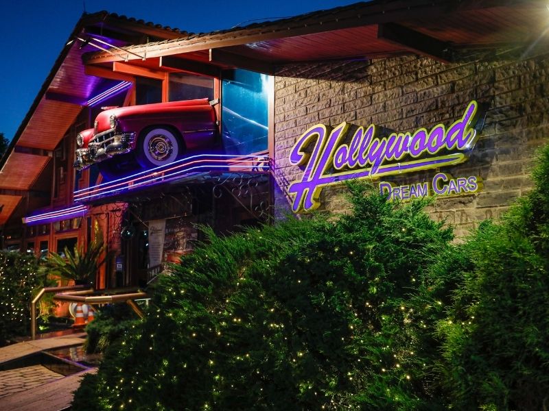 HOLLYWOOD DREAM CARS